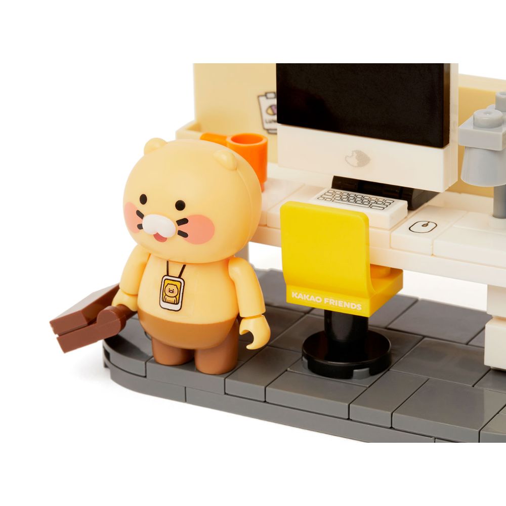 Kakao Friends - Choonsik & Apeach in the Fairy Tale Brick House