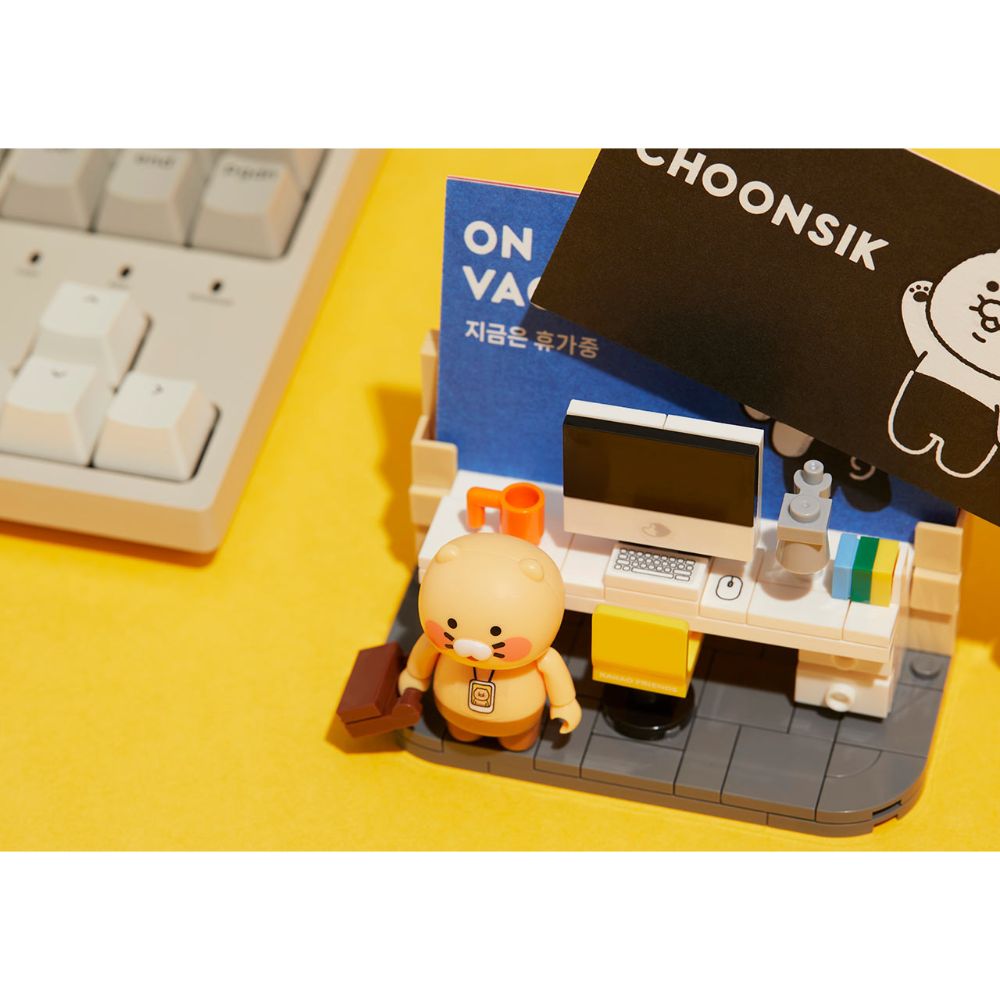 Kakao Friends - Choonsik & Apeach in the Fairy Tale Brick House