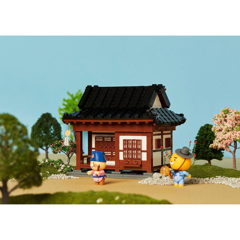 Kakao Friends - Ryan & Choonsik Hanok Brick Figure