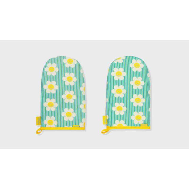 Wiggle Wiggle X Kieunse - Oven Gloves & Short Apron Set