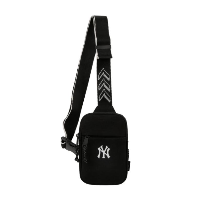 Promo MLB NY Yankees Monogram Jacquard Mini Cross Bag White/Black Cicil 0%  3x - Jakarta Utara - High Gentlemen