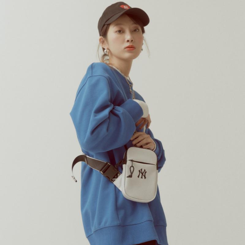 MLB Korea New York Yankees Mini Crossbody Bag