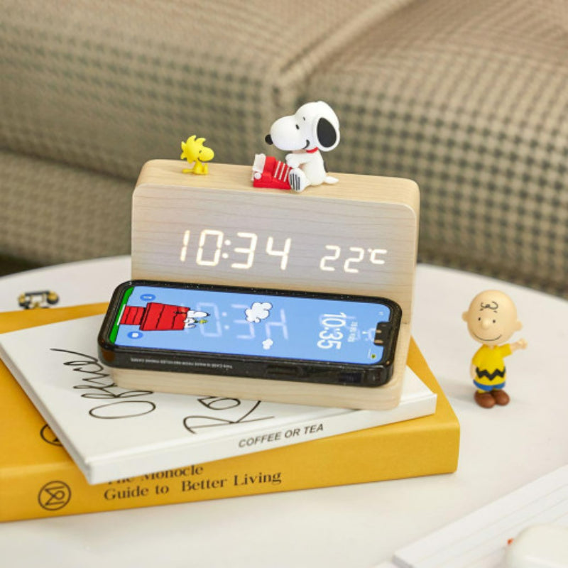 Bo Friends x Peanuts - Snoopy LED Wooden Desk Clock