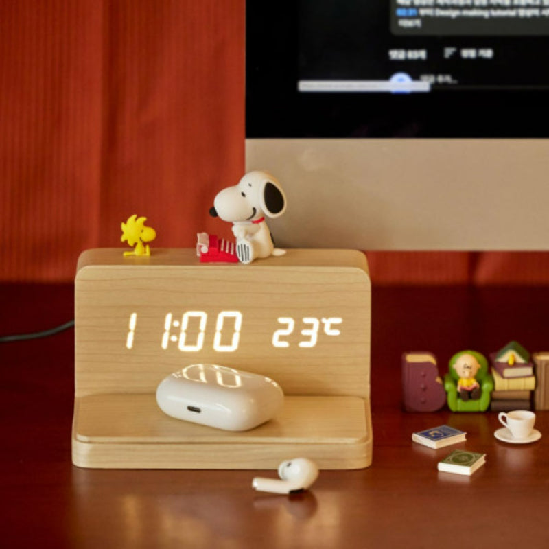 Bo Friends x Peanuts - Snoopy LED Wooden Desk Clock