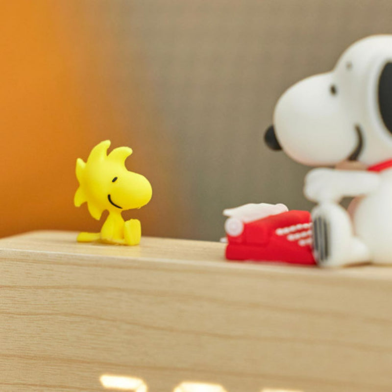 Bo Friends x Peanuts - Snoopy LED Wooden Desk Clock