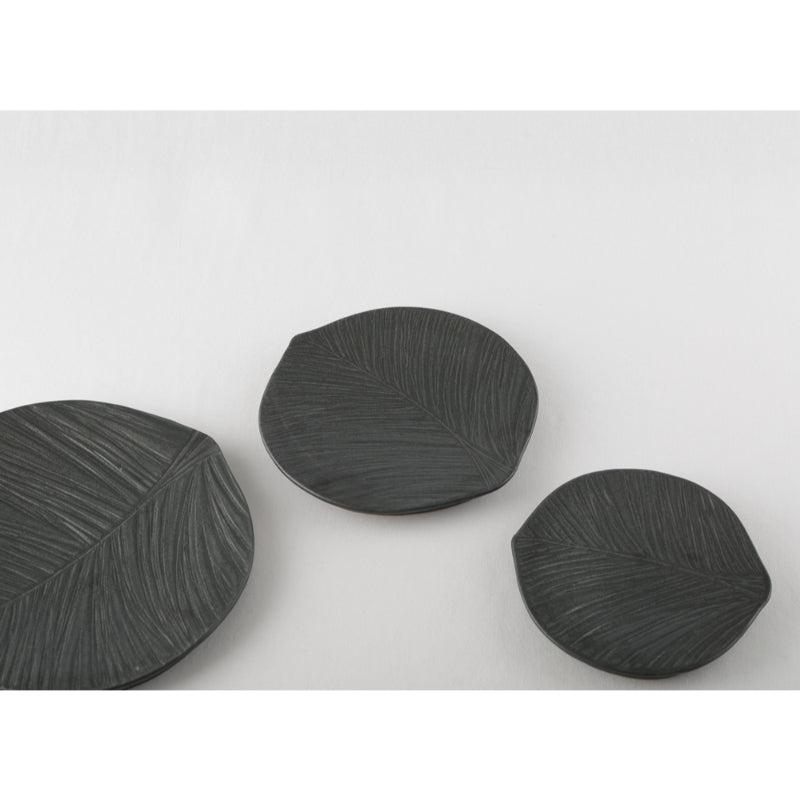 Chaora - Black Leaf Round Plate