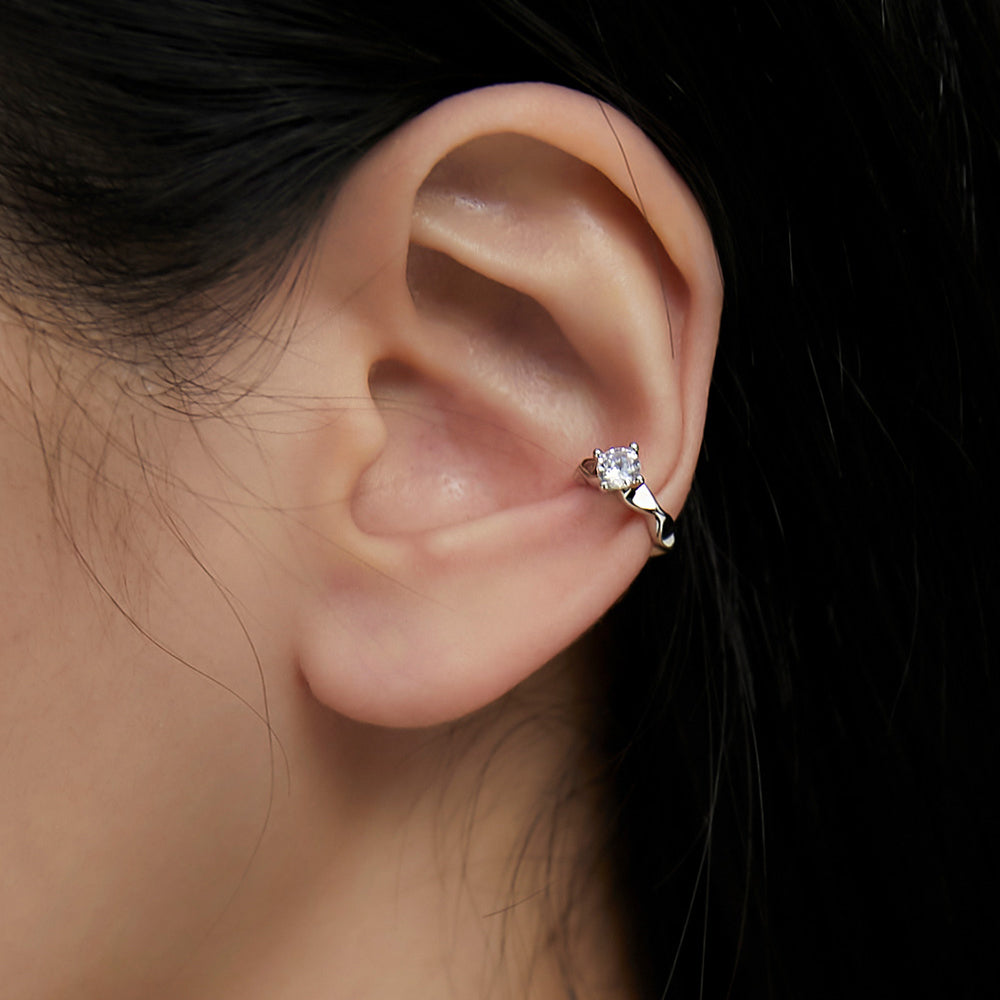 OST - One Cubic Point Silver Ear Cuff