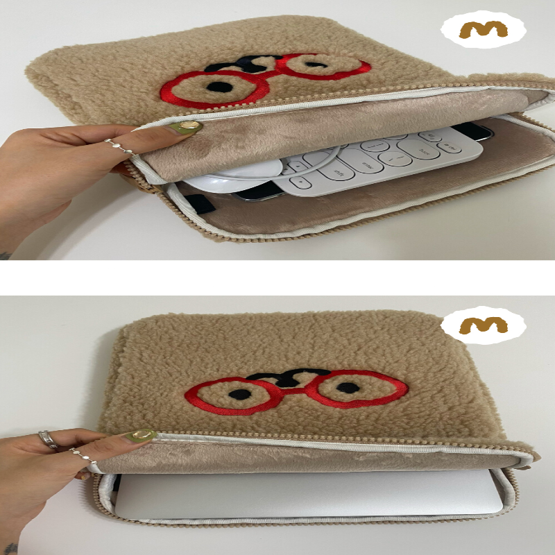 Teteum - Bebe Fluffy iPad Pouch