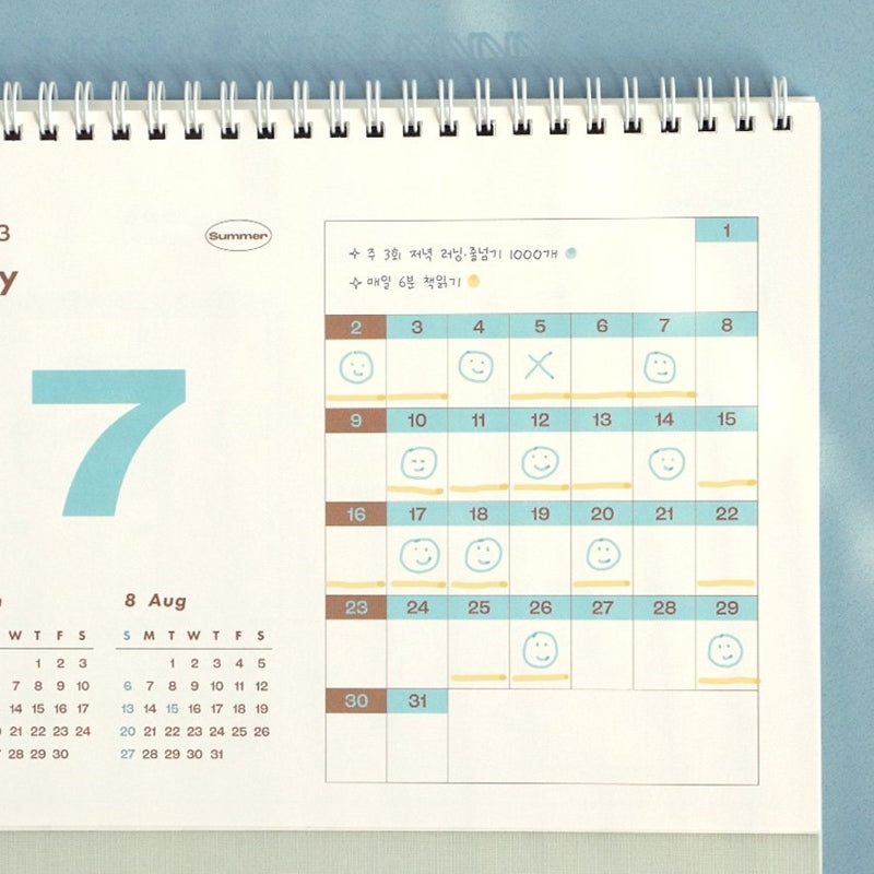 ICONIC - 2023 Color Palette Desk Calendar