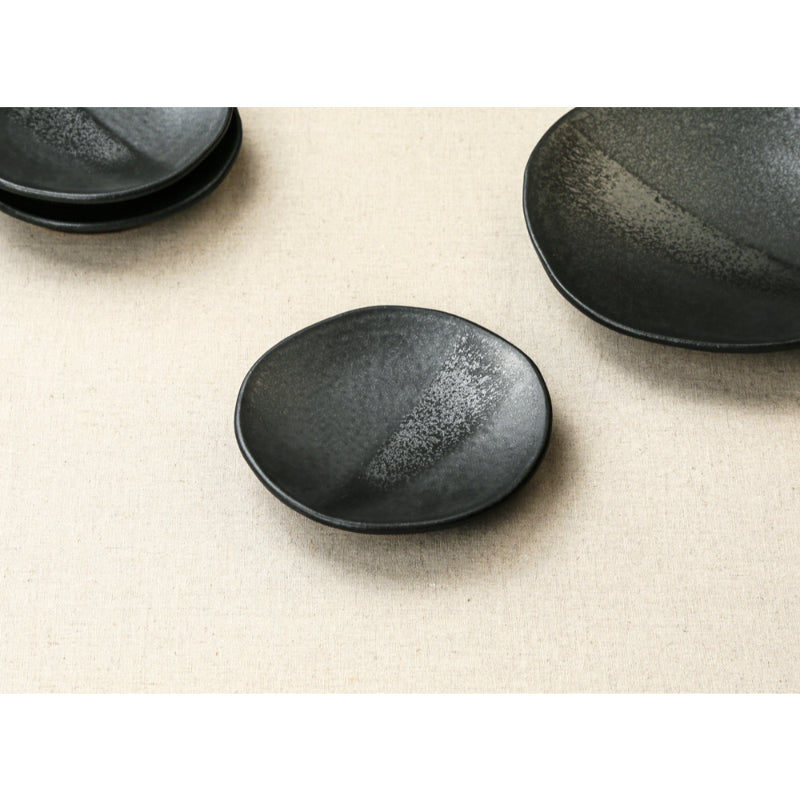 Chaora - Black Round Plate