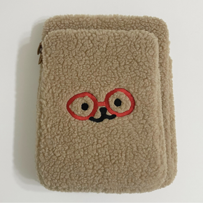 Teteum - Bebe Fluffy iPad Pouch