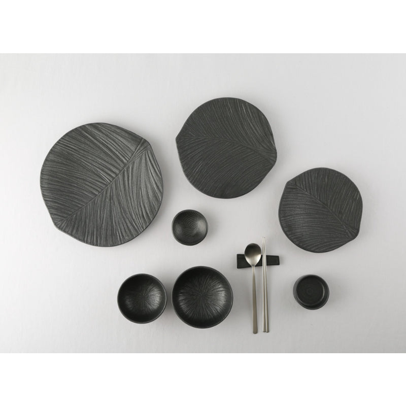 Chaora - Black Leaf Round Plate