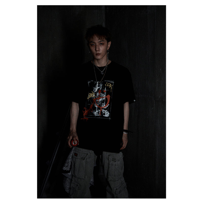 ULKIN X iKON DK - Spray Smile Statue T-Shirt