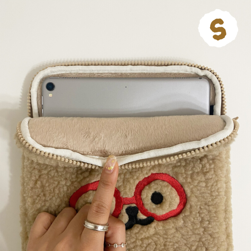 Teteum - Bebe Fluffy iPad Pouch