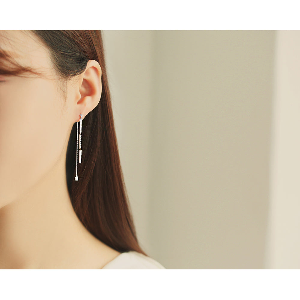 OST - Silver Glitter Chain Unbalanced Drop Earrings