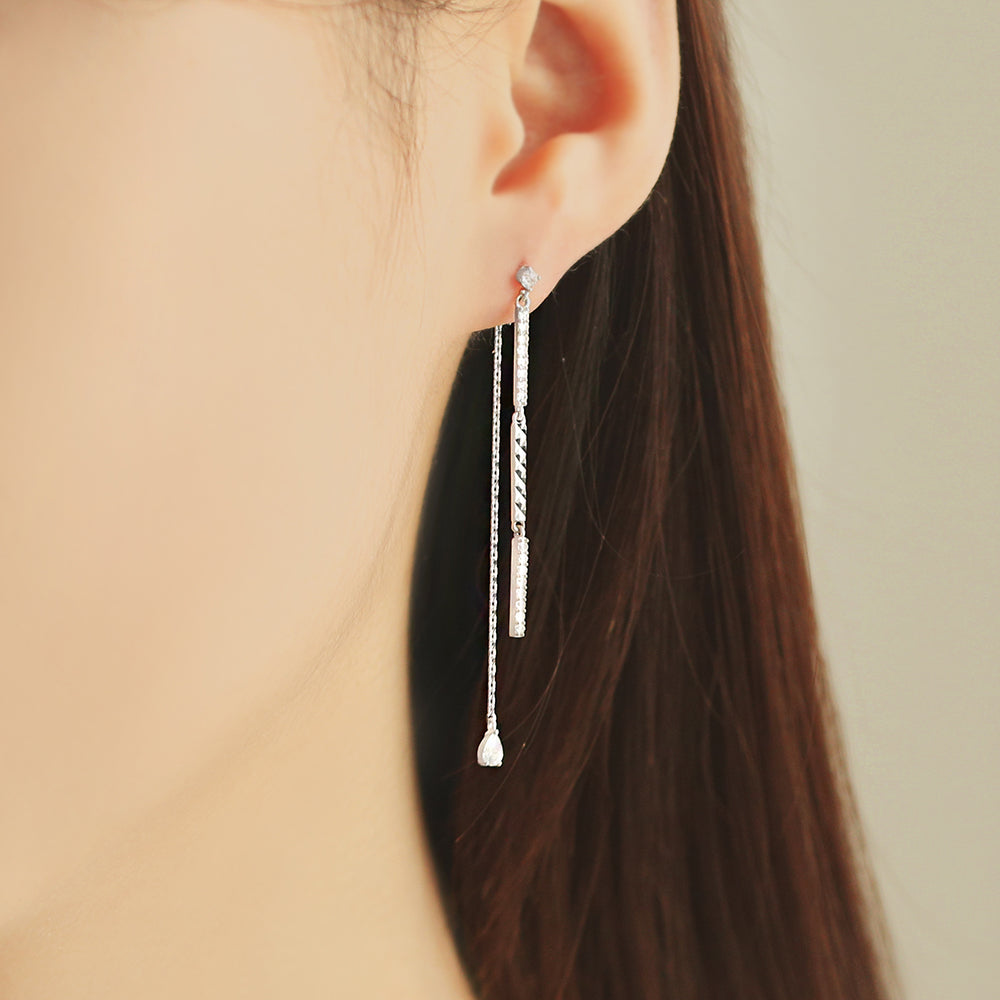 OST - Silver Glitter Chain Unbalanced Drop Earrings