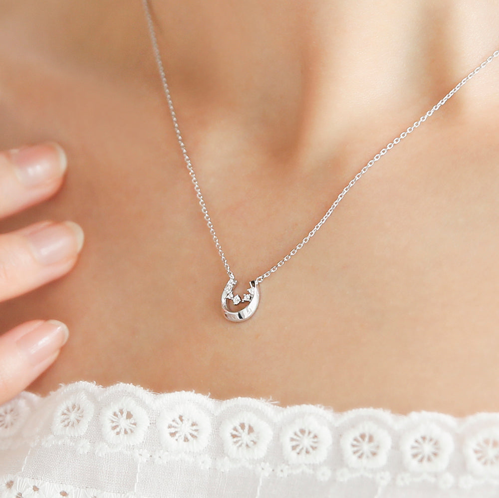 OST - Dazzling Lucky Horseshoe Silver Necklace