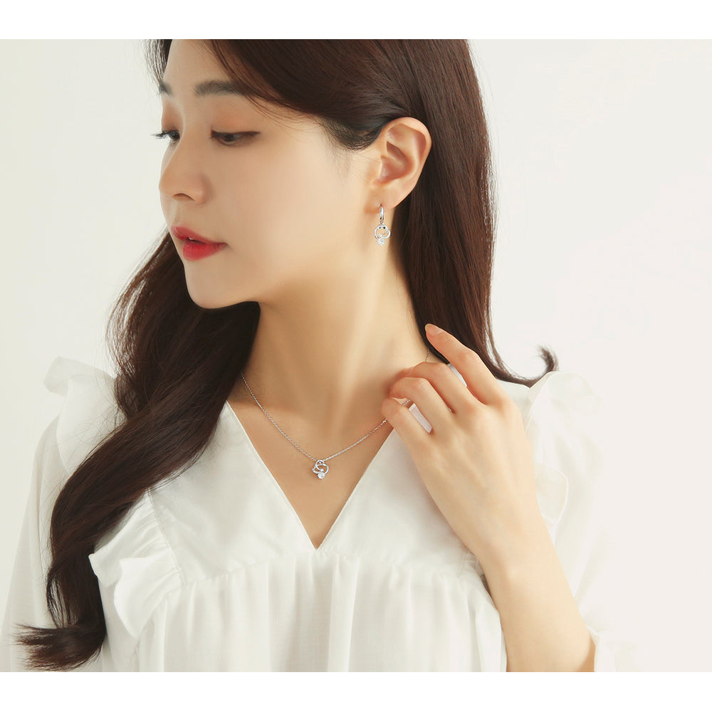 OST - Flaring Ring White Cubic Silver Necklace