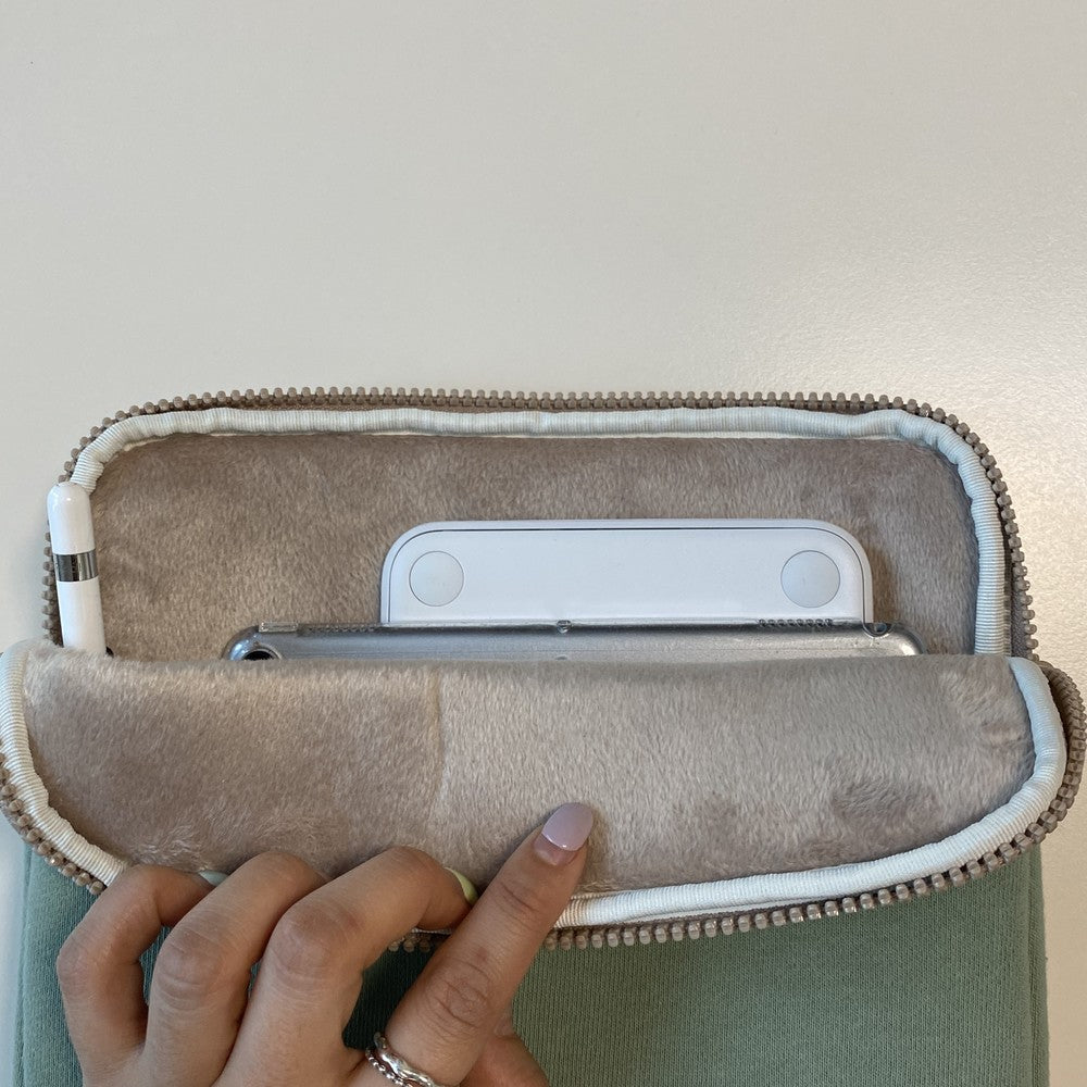 Teteum - Bebe iPad Pouch