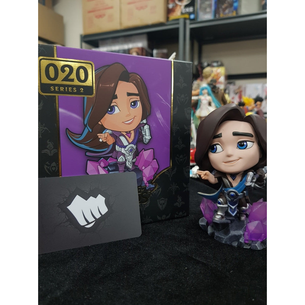 League of Legends - Taric Figurine