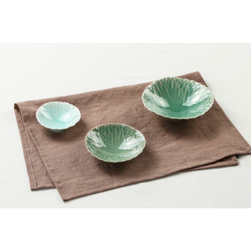 Chaora - Celadon Chrysanthemum Side Dish Plate