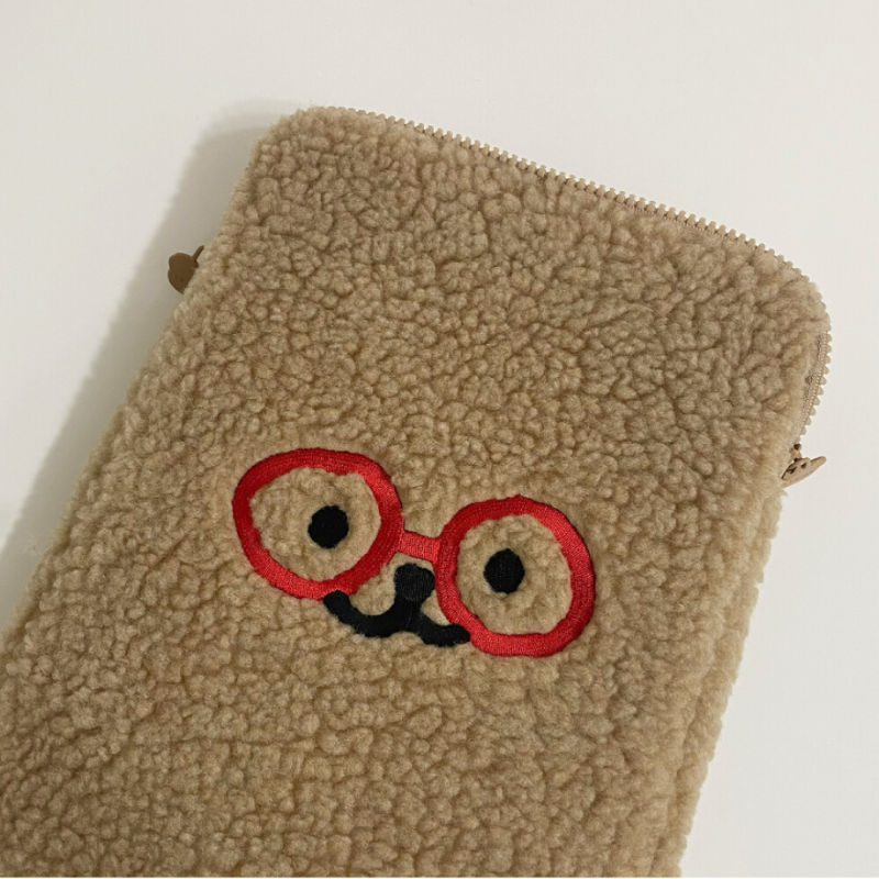 Teteum - Bebe Fluffy iPad Pouch