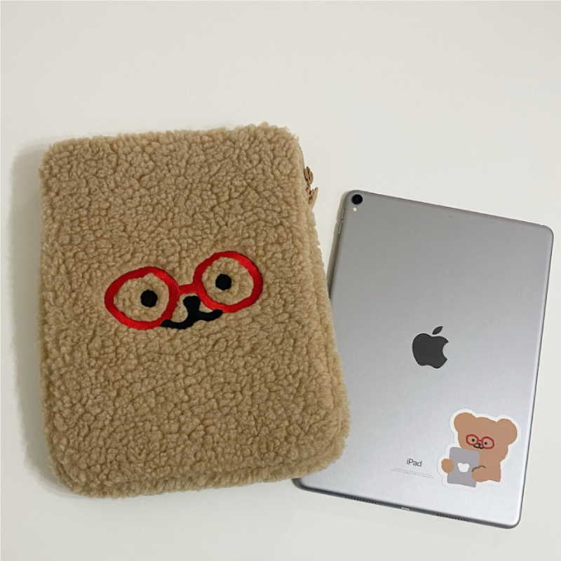 Teteum - Bebe Fluffy iPad Pouch