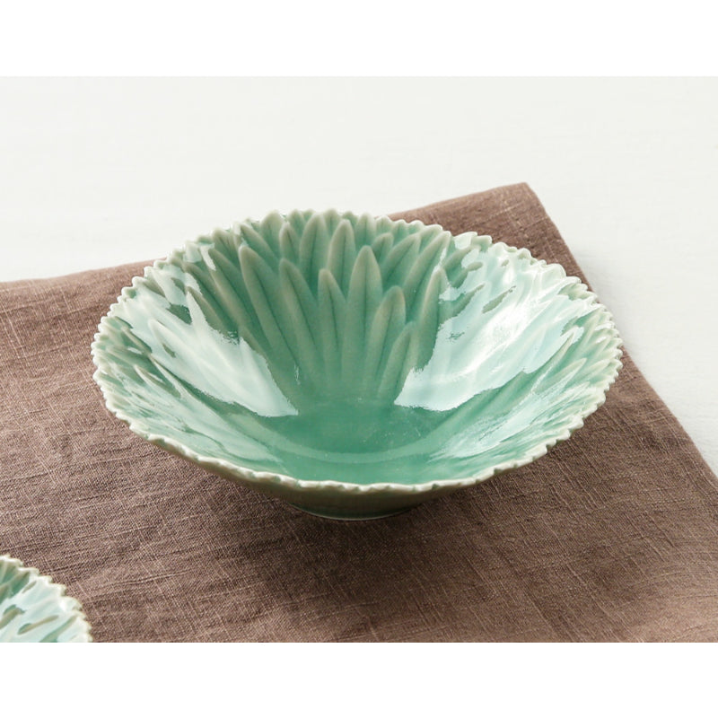 Chaora - Celadon Chrysanthemum Side Dish Plate